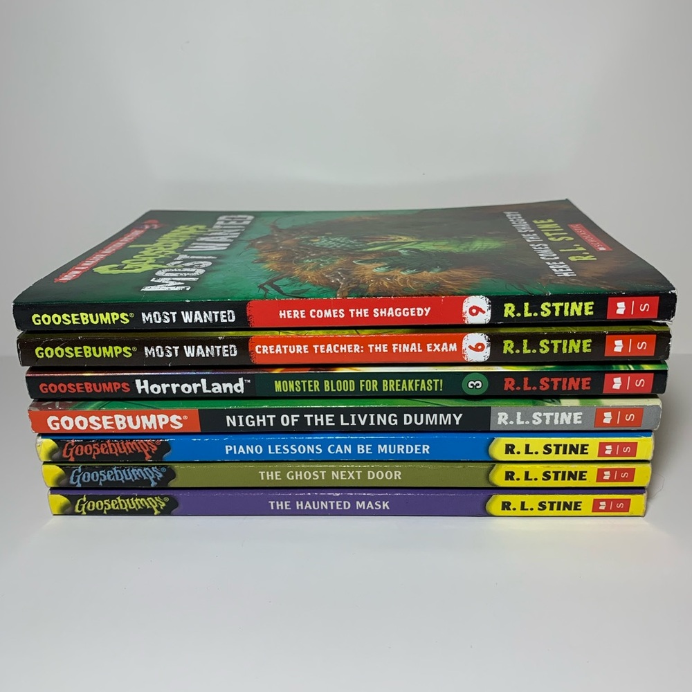 RARE Lot of Goosebumps Books by R.L Stine (7 Books)